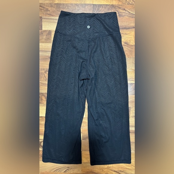 Lululemon Groove Wide Leg Pants Wave Reflective Black Size 6 High Rise - Picture 2 of 7